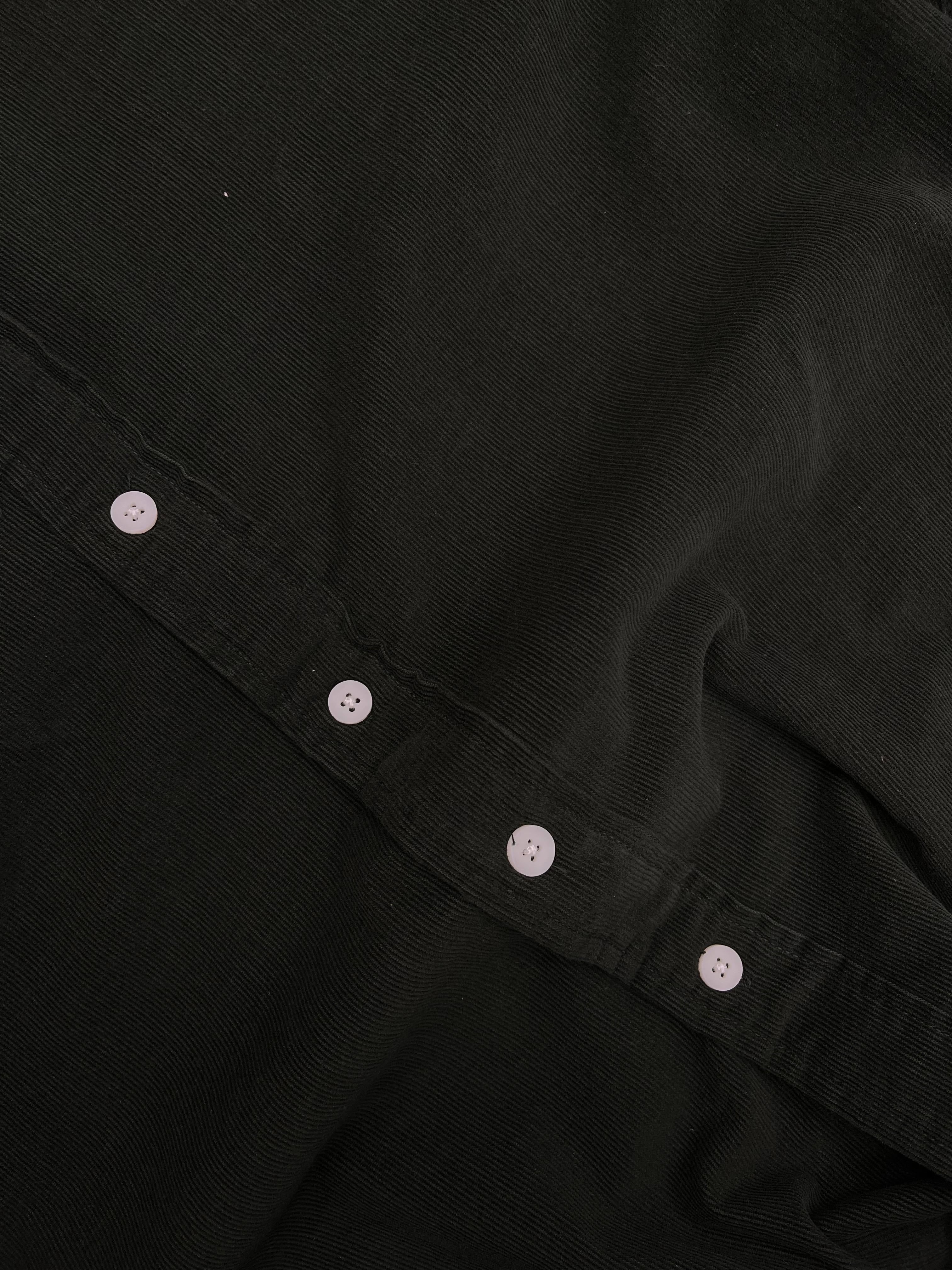 Corduroy plain
Relaxed Fit
10 colours
Size: S. M. L. XL.